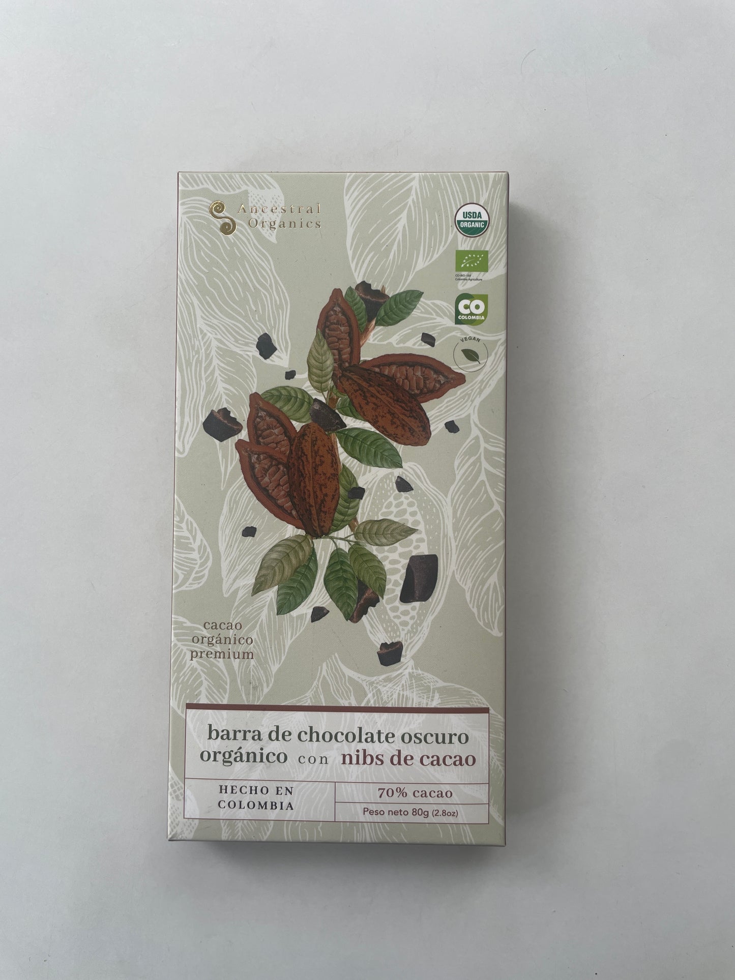 Barra de chocolate al 70% con nibs de cacao